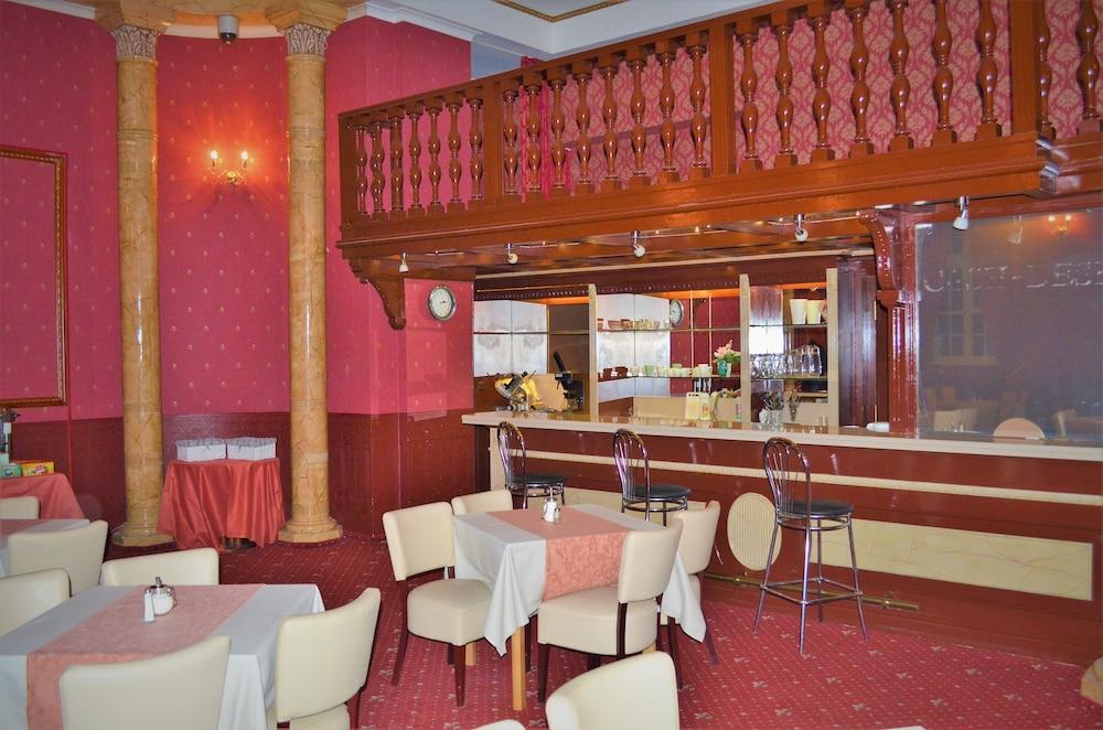 Hotel Petr Karlsbad Exteriör bild