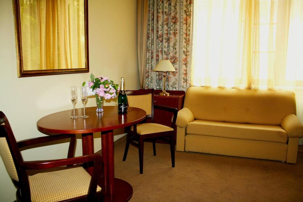 Hotel Petr Karlsbad Exteriör bild